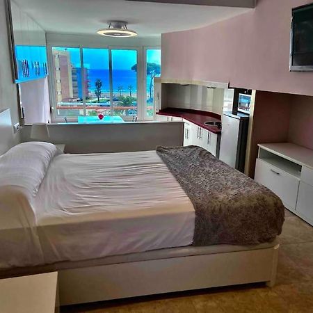 Appartamento Estudio Con Vistas Al Mar La Pineda Esterno foto